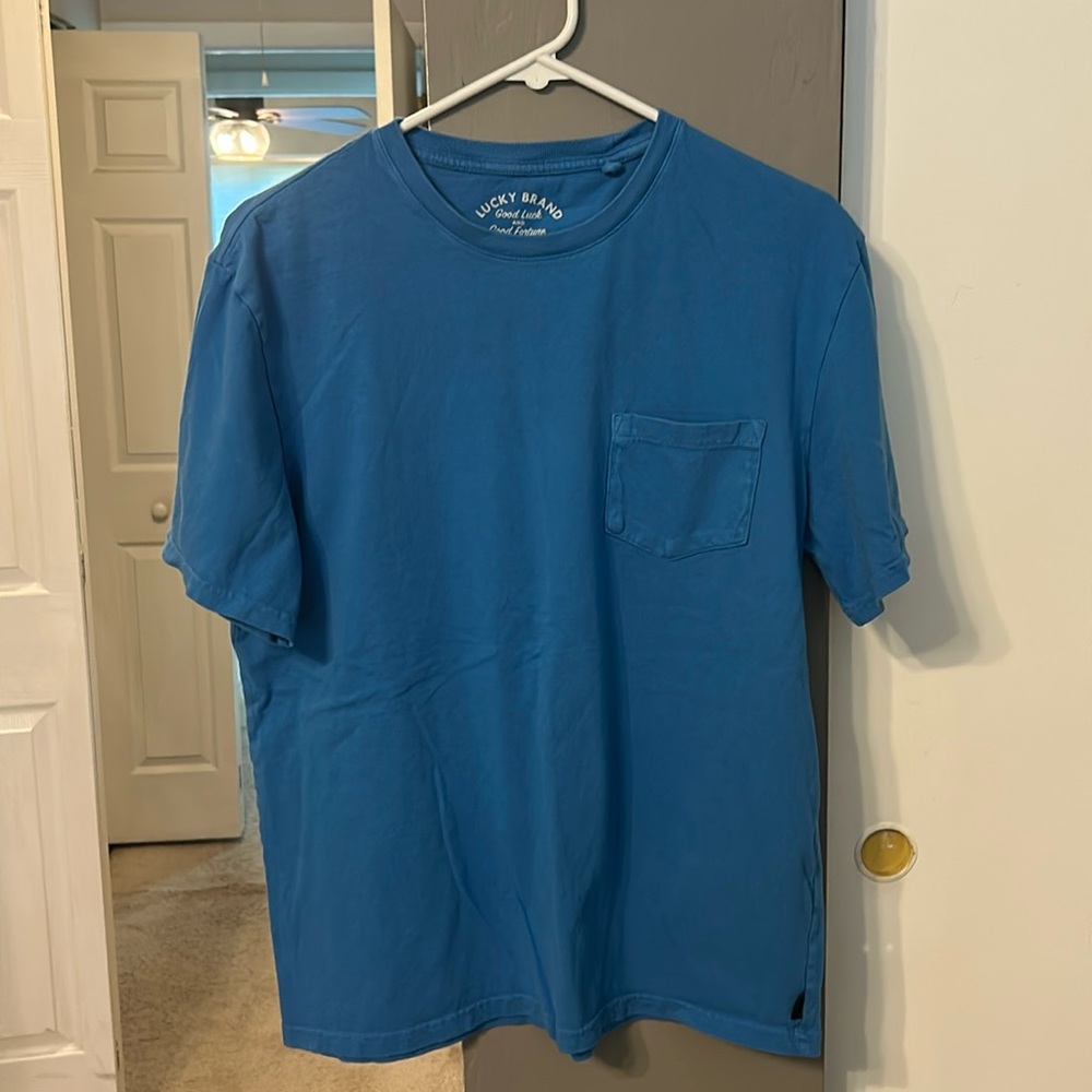 Like new condition t shirt